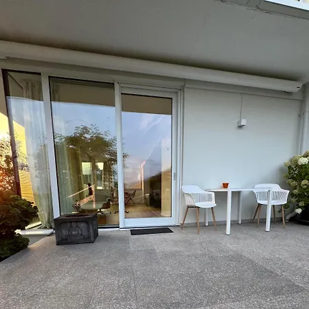 Weisse Am Millstaetter Daire Obermillstatt