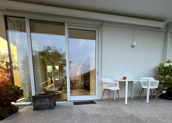 Weisse Am Millstaetter Daire Obermillstatt